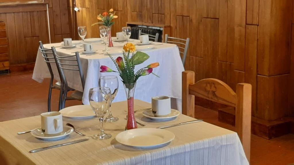Alojamiento Curru Leuvu Bariloche Hotel Eksteriør billede