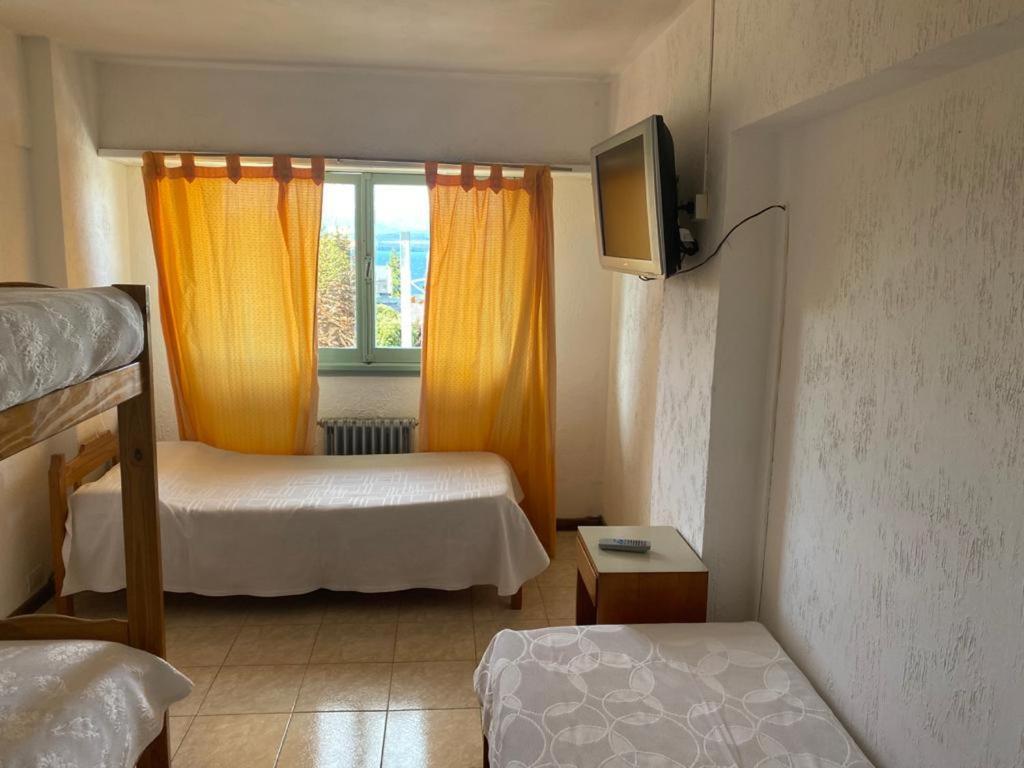 Alojamiento Curru Leuvu Bariloche Hotel Eksteriør billede
