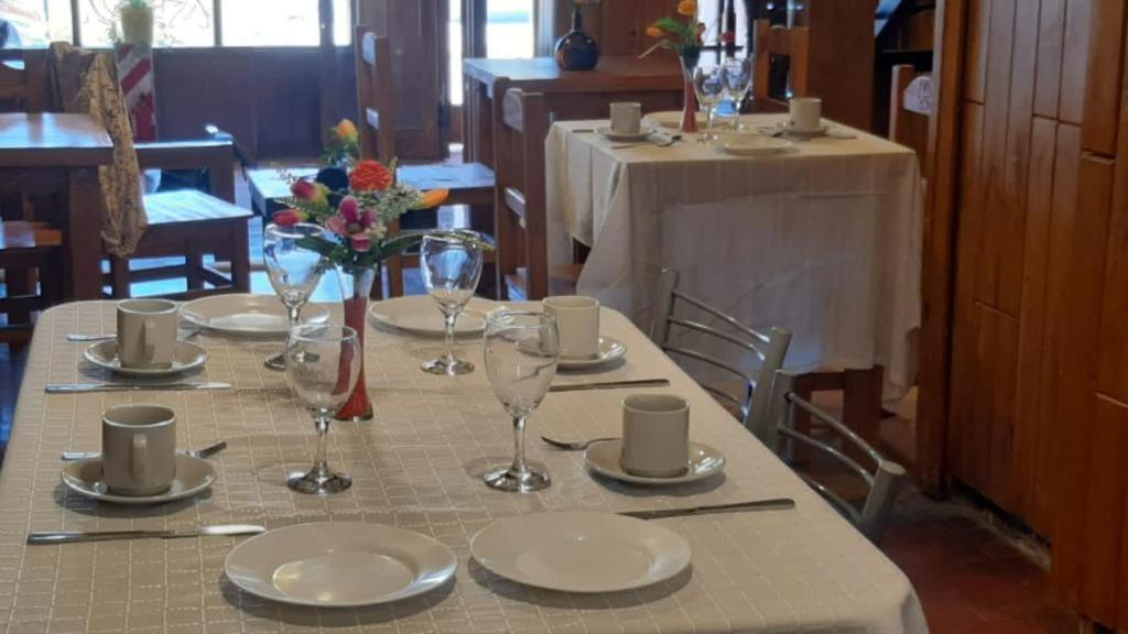Alojamiento Curru Leuvu Bariloche Hotel Eksteriør billede
