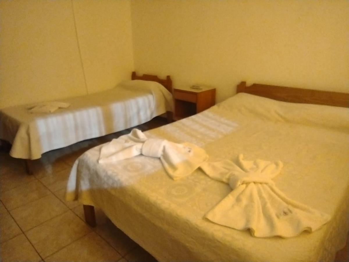 Alojamiento Curru Leuvu Bariloche Hotel Eksteriør billede