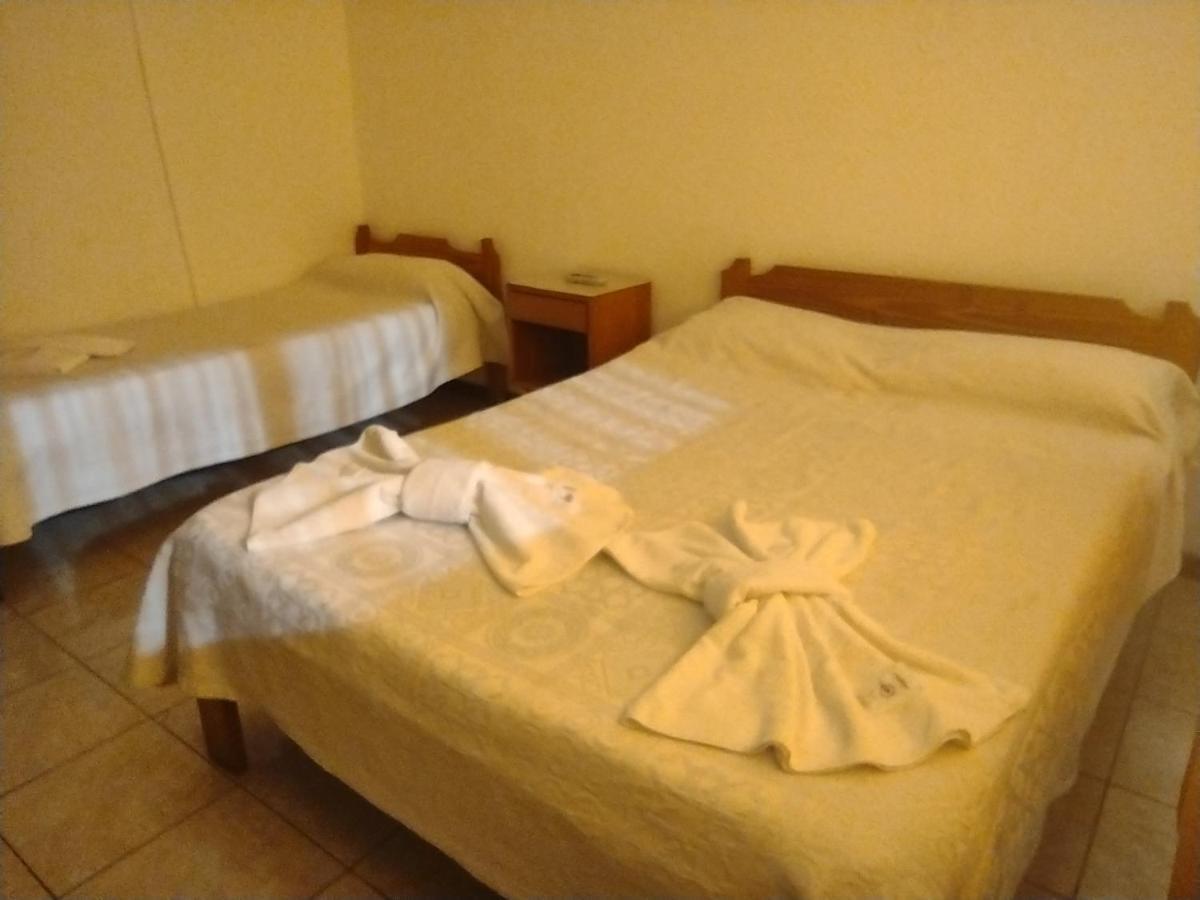 Alojamiento Curru Leuvu Bariloche Hotel Eksteriør billede